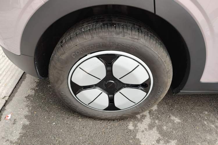 Used Geely Galaxy Geome 2026 Model 310km Youth Edition Right Rear Wheel Hub