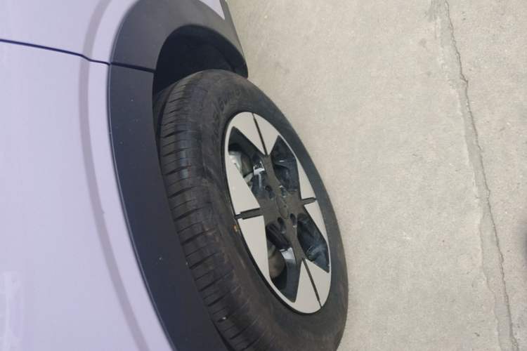 Used Geely Galaxy Geome 2026 Model 410km Exploration Edition Right Rear Wheel Hub