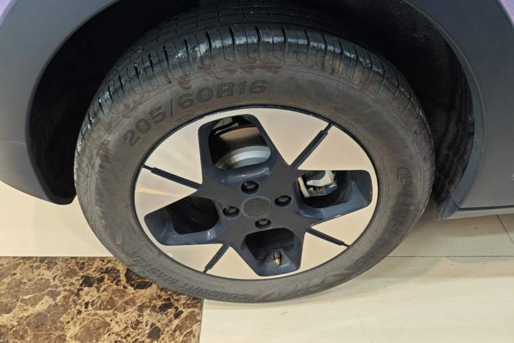 Used Geely Galaxy Geome 2026 480km Exploration Edition Right Rear Wheel Hub