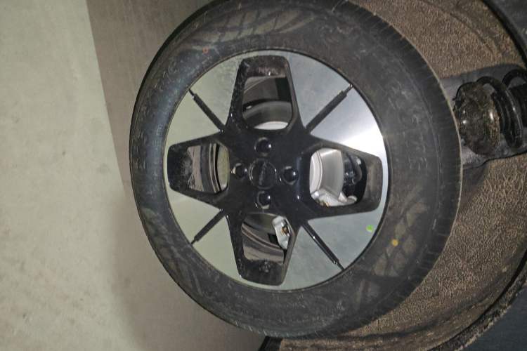 Used Geely Galaxy Geome 2026 Model 310km Dream Edition Right Rear Wheel Hub