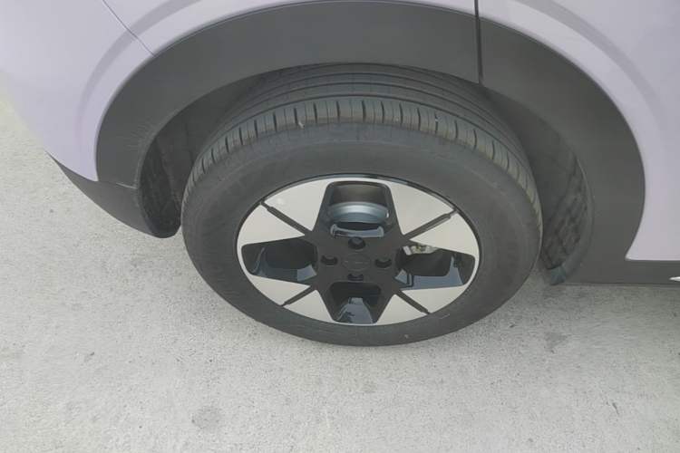 Used Geely Galaxy Geome 2026 Model 410km Exploration Edition Right Rear Wheel Hub