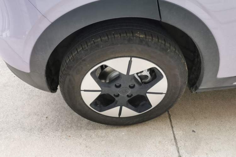 Used Geely Galaxy Geome 2026 Model 310km Dream Edition Right Rear Wheel Hub