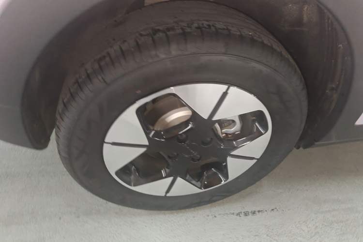 Used Geely Galaxy Geome 2026 Model 410km Exploration Edition Right Rear Wheel Hub