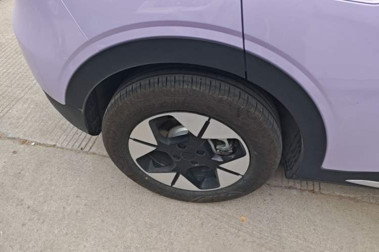 Used Geely Galaxy Geome 2026 Model 410km Exploration Edition Right Rear Wheel Hub