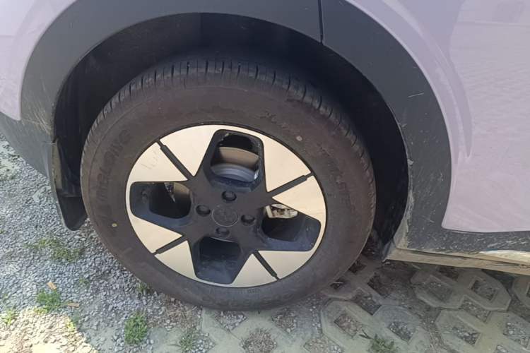 Used Geely Galaxy Geome 2026 Model 410km Exploration Edition Right Rear Wheel Hub