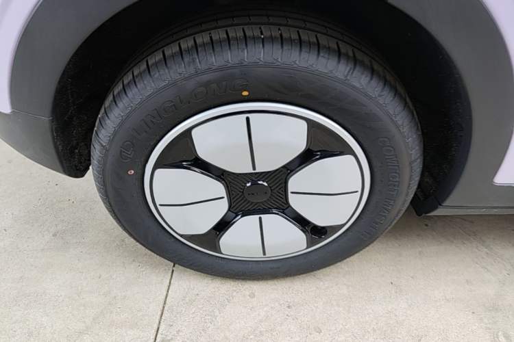 Used Geely Galaxy Geome 2026 Model 410km Carefree Edition Right Rear Wheel Hub