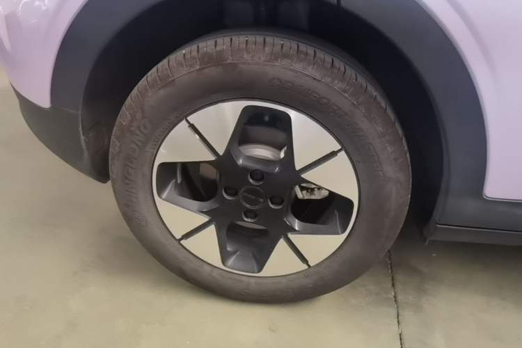 Used Geely Galaxy Geome 2026 Model 410km Exploration Edition Right Rear Wheel Hub