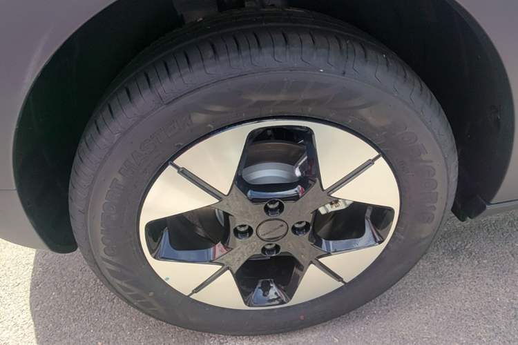 Used Geely Galaxy Geome 2026 Model 310km Dream Edition Right Rear Wheel Hub