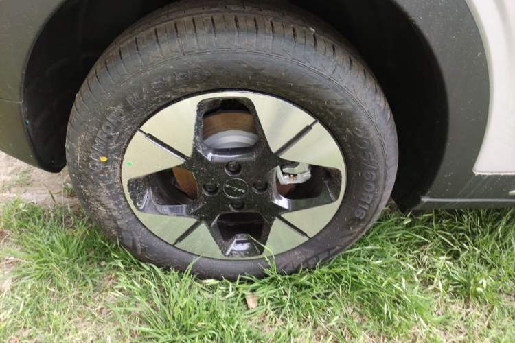 Used Geely Galaxy Geome 2026 Model 310km Dream Edition Right Rear Wheel Hub