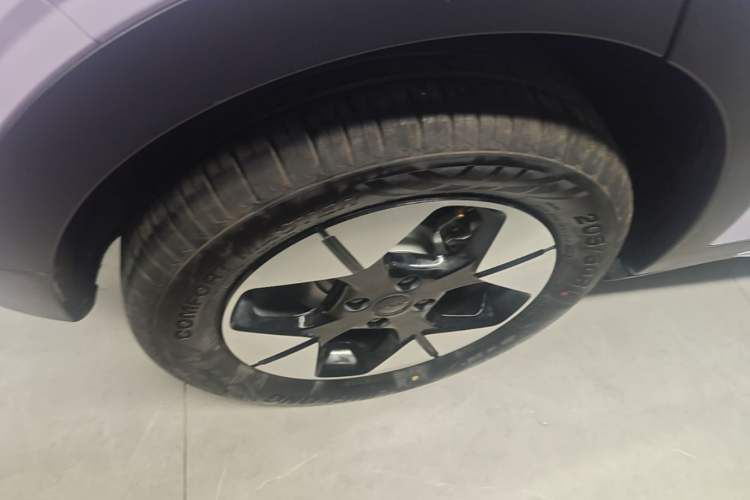 Used Geely Galaxy Geome 2026 Model 410km Exploration Edition Right Rear Wheel Hub