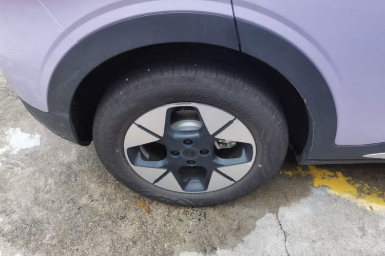 Used Geely Galaxy Geome 2026 Model 410km Exploration Edition Right Rear Wheel Hub