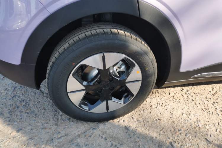 Used Geely Galaxy Geome 2026 Model 310km Dream Edition Right Rear Wheel Hub