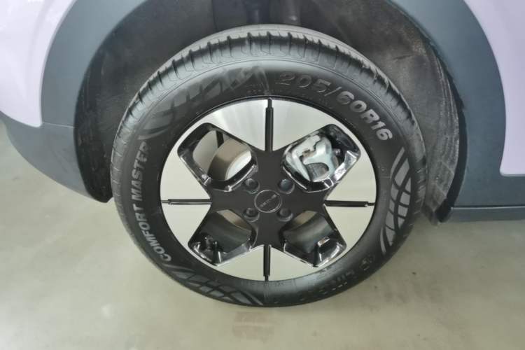 Used Geely Galaxy Geome 2026 Model 410km Exploration Edition Right Rear Wheel Hub