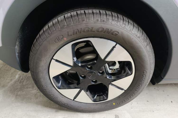 Used Geely Galaxy Geome 2026 Model 410km Exploration Edition Right Rear Wheel Hub