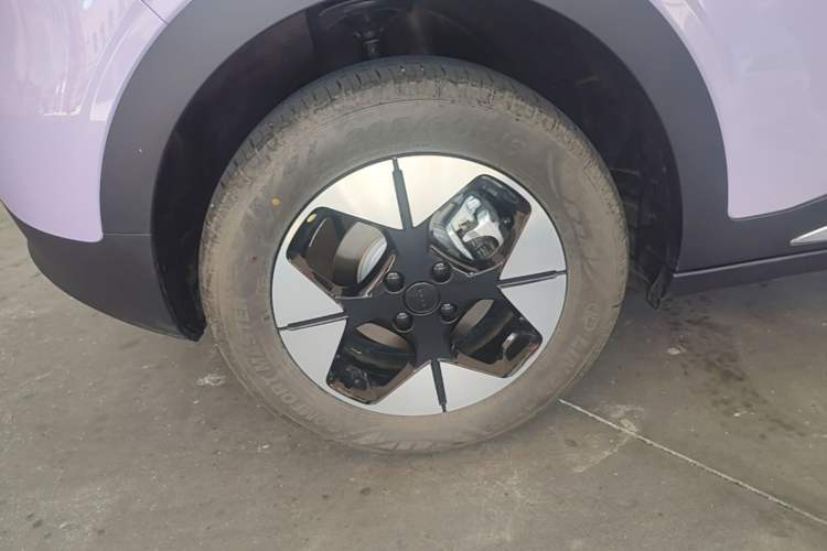 Used Geely Galaxy Geome 2026 Model 410km Exploration Edition Right Rear Wheel Hub