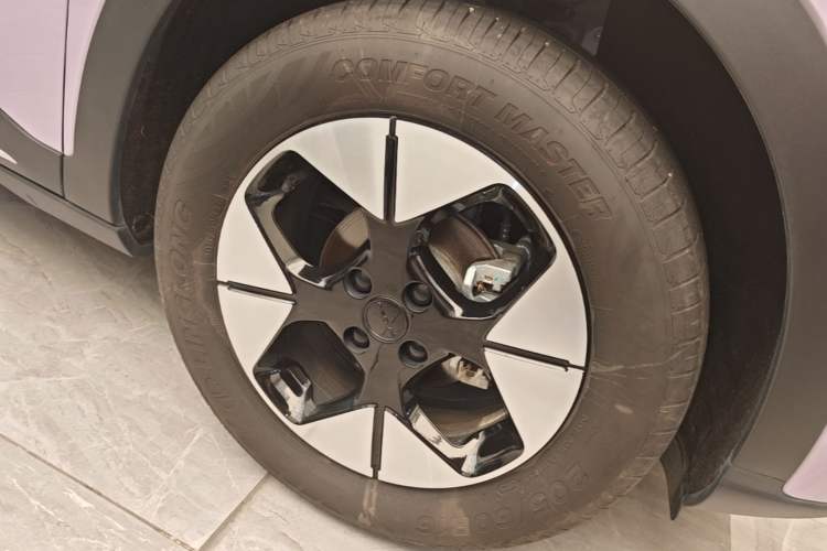 Used Geely Galaxy Geome 2026 Model 410km Exploration Edition Right Rear Wheel Hub
