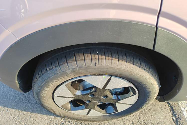 Used Geely Galaxy Geome 2026 Model 310km Dream Edition Right Rear Wheel Hub
