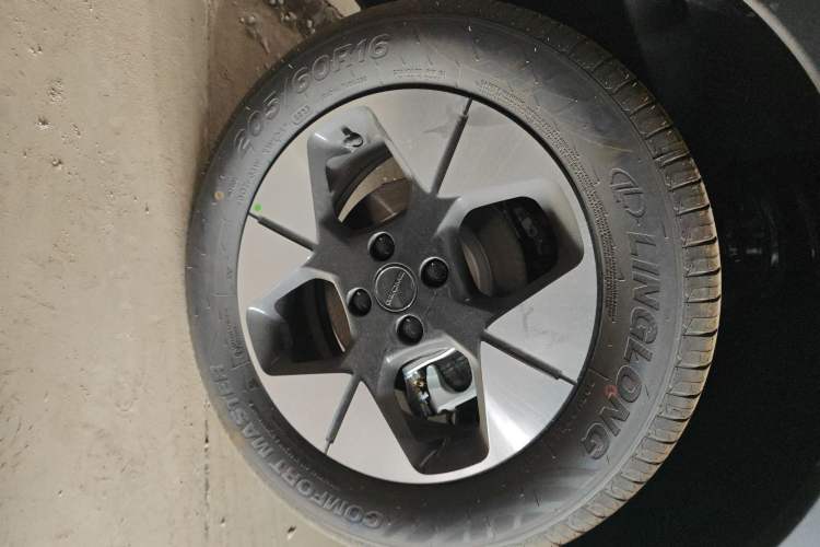 Used Geely Galaxy Geome 2026 Model 310km Dream Edition Right Rear Wheel Hub