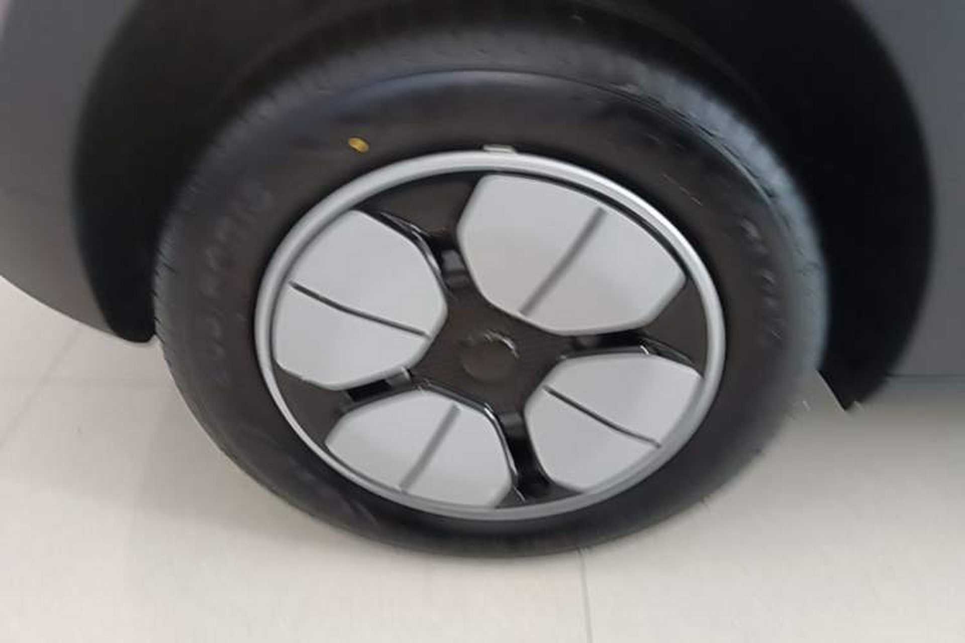 Used Geely Galaxy Geome 2026 Model 310km Youth Edition Right Rear Wheel Hub