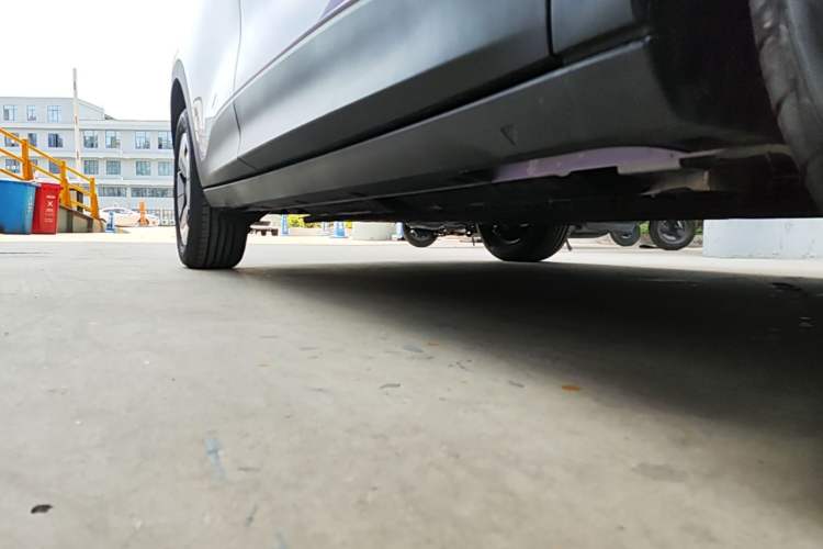 Used Geely Galaxy Geome 2026 Model 410km Carefree Edition Right Side Sill