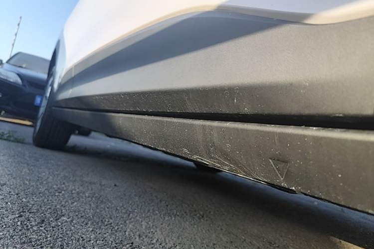 Used Geely Galaxy Geome 2026 Model 310km Youth Edition Right Side Sill