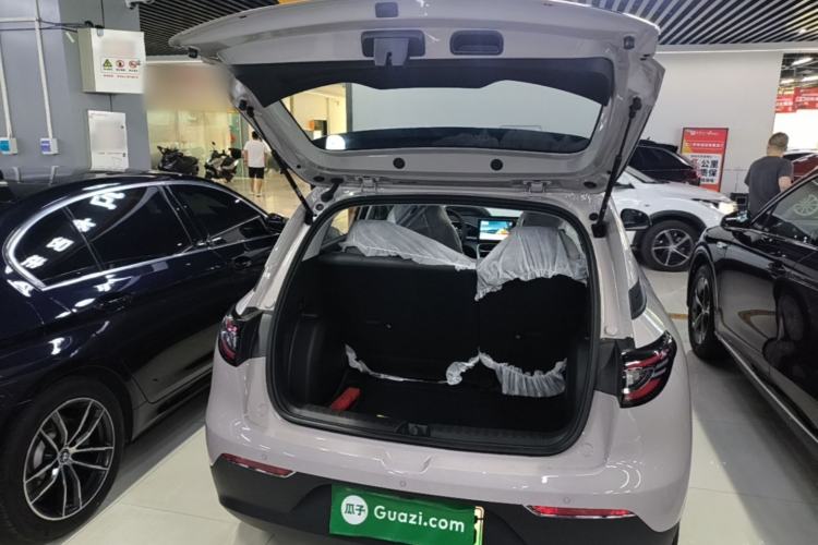 Used Geely Galaxy Geome 2026 Model 310km Youth Edition Trunk