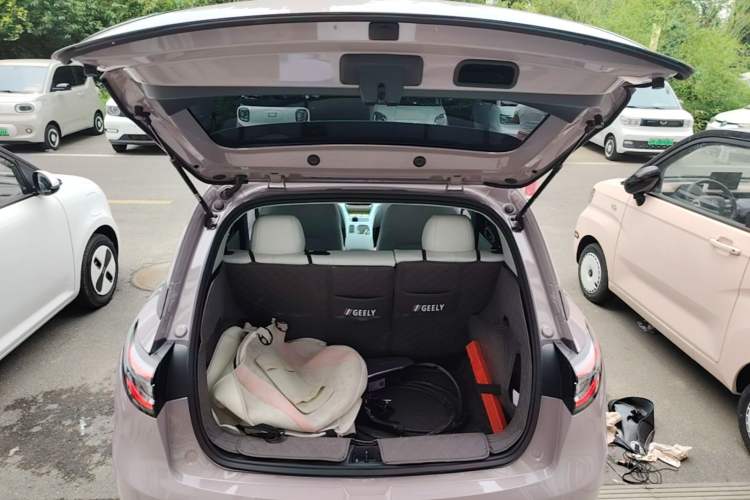 Used Geely Galaxy Geome 2026 Model 310km Youth Edition Trunk