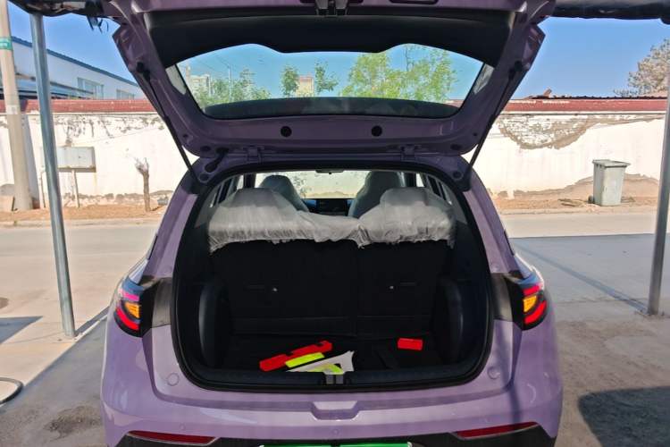 Used Geely Galaxy Geome 2026 Model 310km Youth Edition Trunk