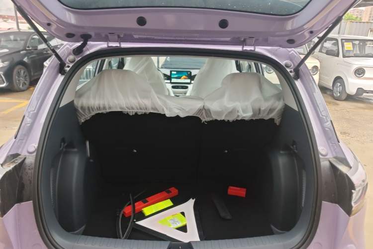 Used Geely Galaxy Geome 2026 Model 310km Youth Edition Trunk