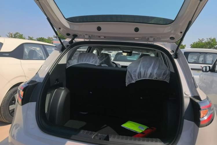 Used Geely Galaxy Geome 2026 Model 310km Youth Edition Trunk