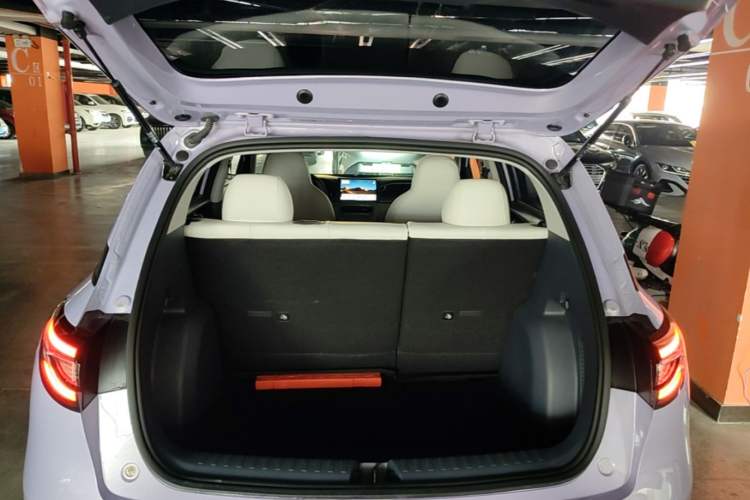 Used Geely Galaxy Geome 2026 Model 310km Youth Edition Trunk