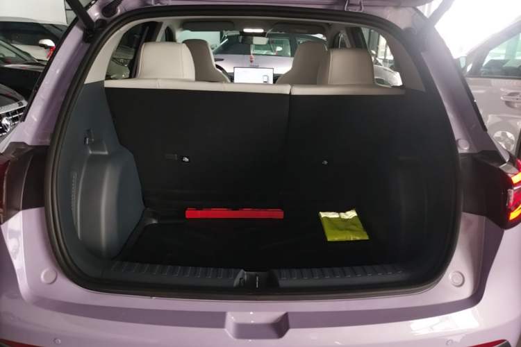 Used Geely Galaxy Geome 2026 410km Wind-Riding Edition Trunk