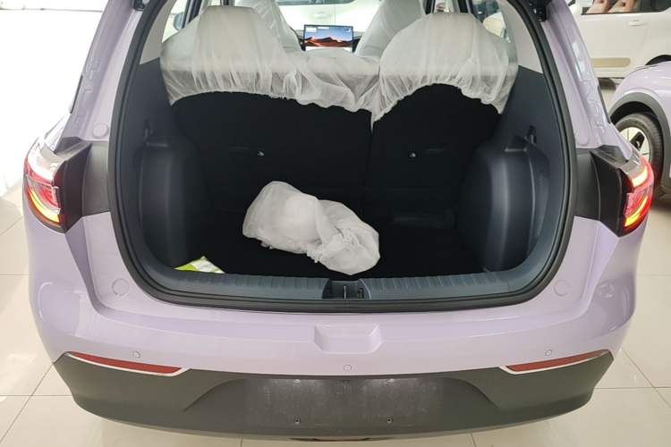 Used Geely Galaxy Geome 2026 Model 310km Dream Edition Trunk