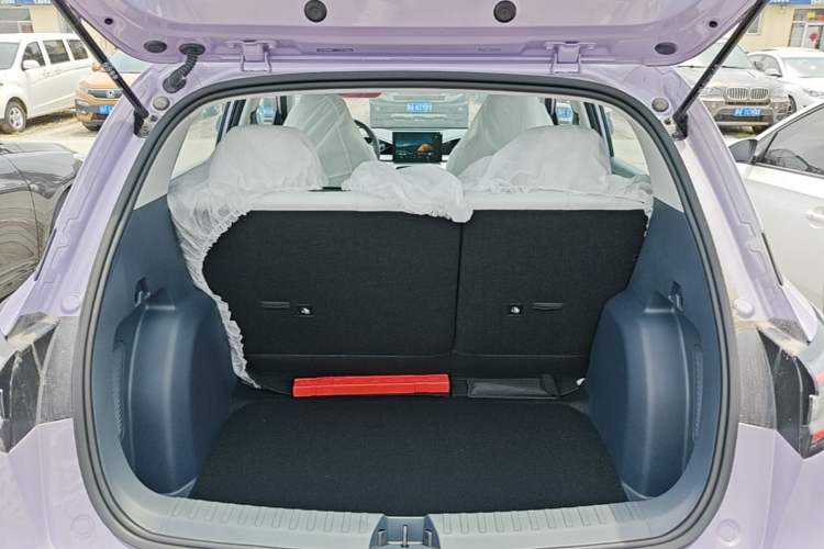 Used Geely Galaxy Geome 2026 Model 410km Carefree Edition Trunk