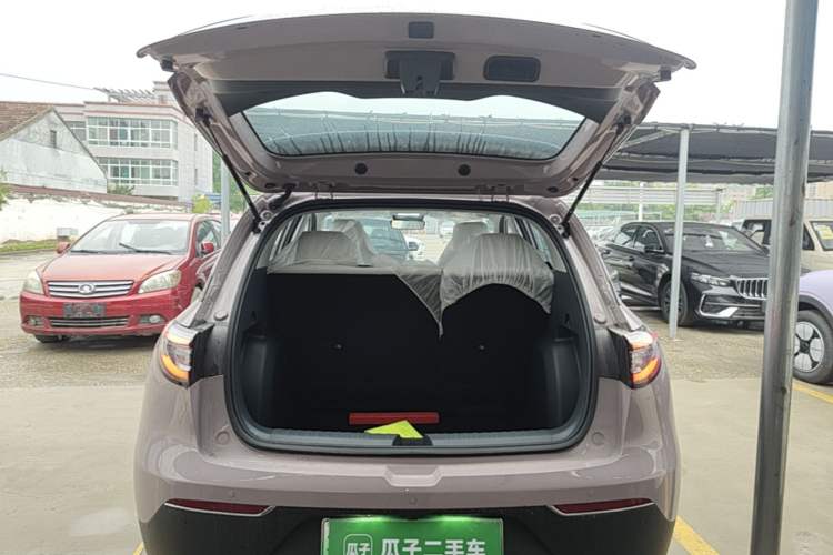 Used Geely Galaxy Geome 2026 Model 310km Youth Edition Trunk