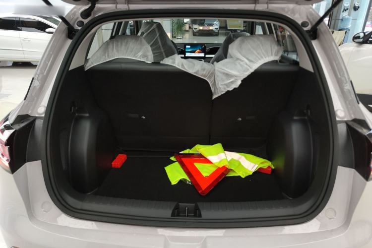 Used Geely Galaxy Geome 2026 Model 310km Youth Edition Trunk