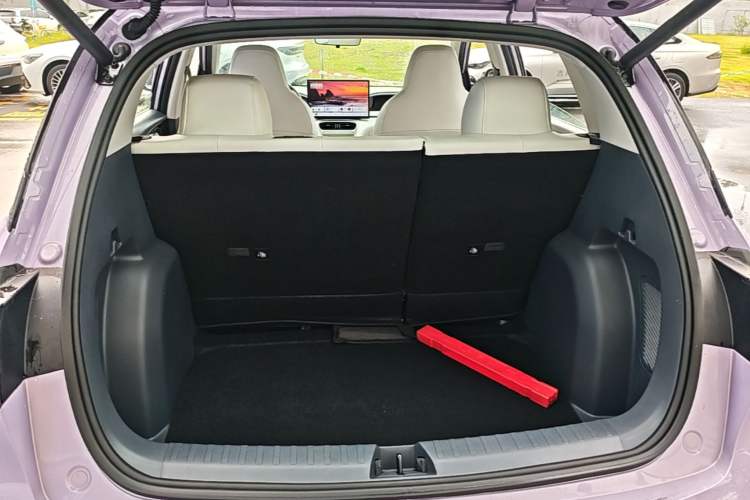 Used Geely Galaxy Geome 2026 Model 410km Exploration Edition Trunk