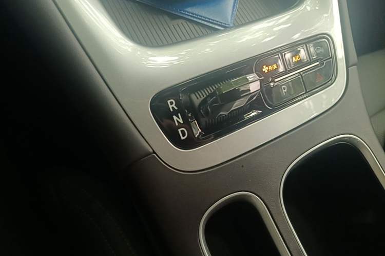 Used Geely Galaxy Geome 2026 Model 410km Exploration Edition Gear Lever