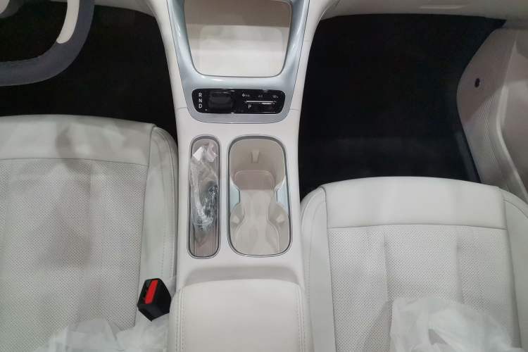 Used Geely Galaxy Geome 2026 Model 310km Youth Edition Gear Lever