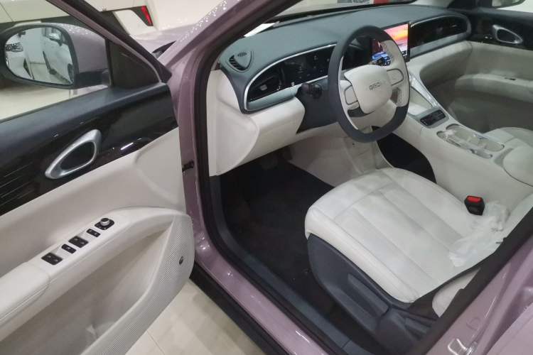 Used Geely Galaxy Geome 2026 Model 310km Youth Edition Interior 3