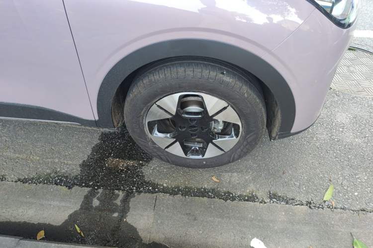 Used Geely Galaxy Geome 2026 Model 410km Exploration Edition Right Front Wheel Hub