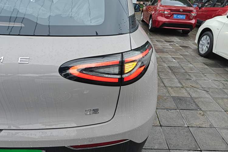 Used Geely Galaxy Geome 2026 Model 310km Youth Edition Right Rear Taillight