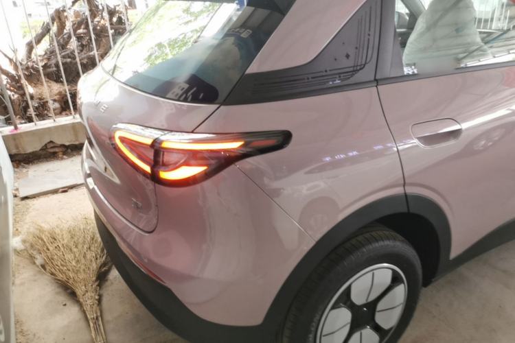 Used Geely Galaxy Geome 2026 Model 310km Youth Edition Right Rear Taillight