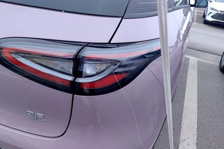 Used Geely Galaxy Geome 2026 Model 310km Youth Edition Right Rear Taillight