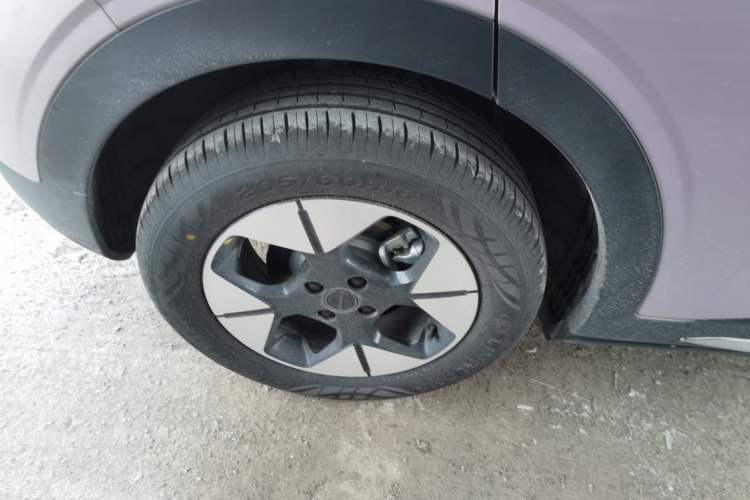 Used Geely Galaxy Geome 2026 Model 310km Dream Edition Right Rear Wheel Hub