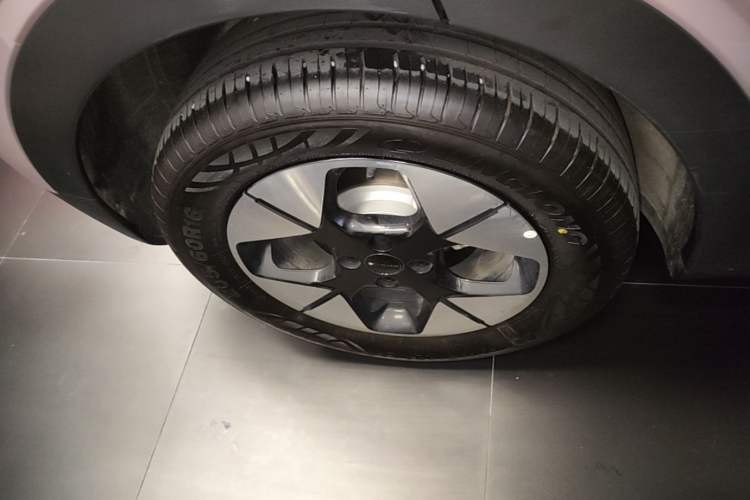 Used Geely Galaxy Geome 2026 Model 310km Dream Edition Right Rear Wheel Hub