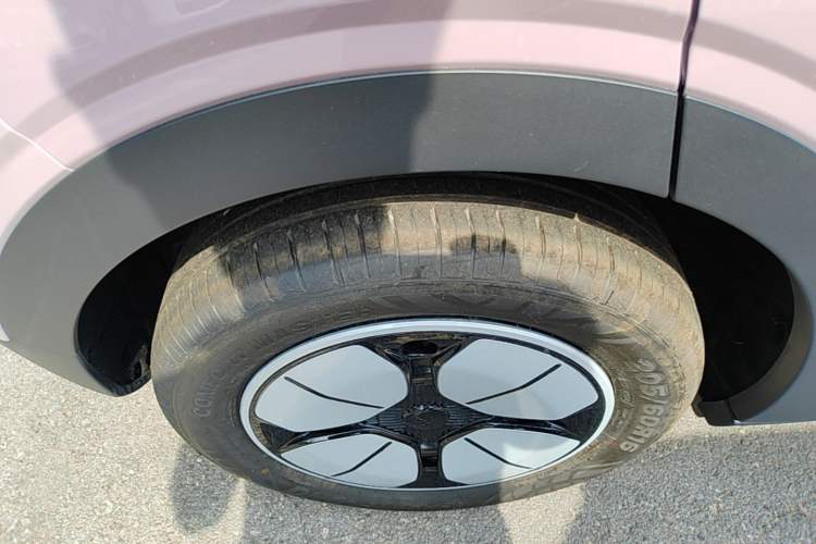 Used Geely Galaxy Geome 2026 Model 310km Youth Edition Right Rear Wheel Hub