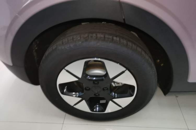Used Geely Galaxy Geome 2026 Model 310km Dream Edition Right Rear Wheel Hub