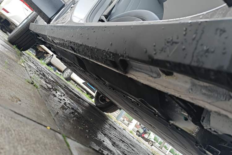 Used Geely Galaxy Geome 2026 Model 310km Youth Edition Right Side Sill