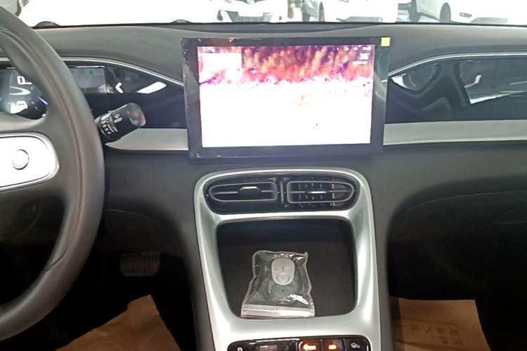 Used Geely Galaxy Geome 2026 Model 410km Carefree Edition Audio And AC Panel